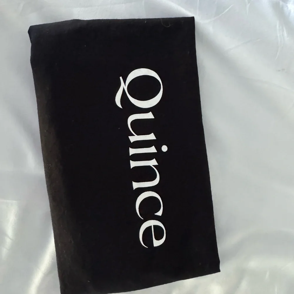 Quince sleek garment